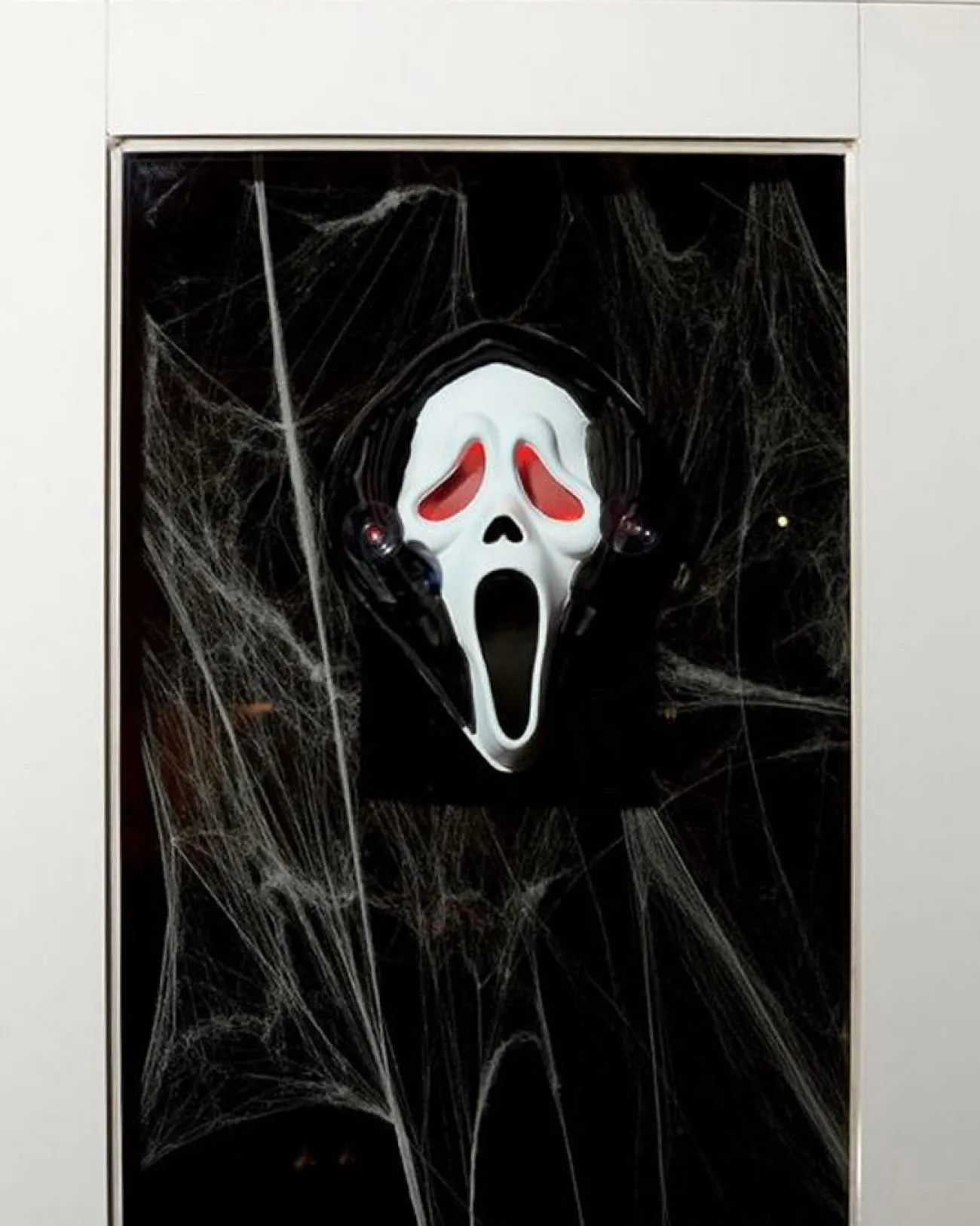 Fun World Ghost Face Light Up Window Peeper 30Cm> Ghosts &Amp; Reapers