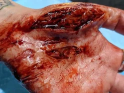 ForensicFX Studios Knife/Stab Wound Prosthetic Bundle></noscript> Halloween Accessories