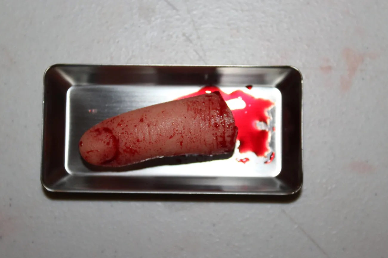 ForensicFX Studios Severed Finger Prop On Medical Metal Tray> Halloween Accessories