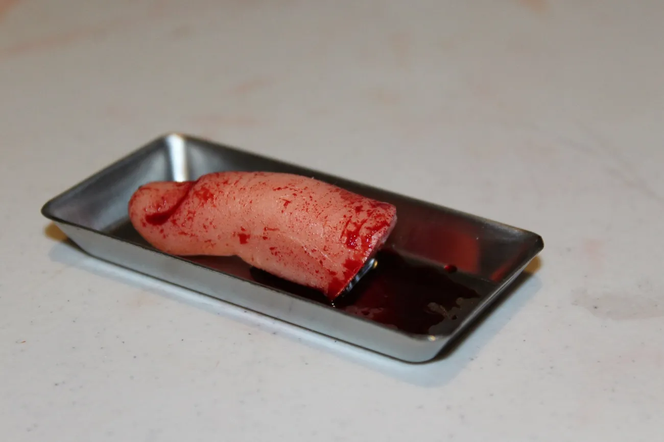ForensicFX Studios Severed Finger Prop On Medical Metal Tray> Halloween Accessories