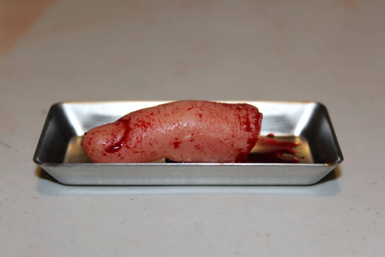 ForensicFX Studios Severed Finger Prop On Medical Metal Tray> Halloween Accessories